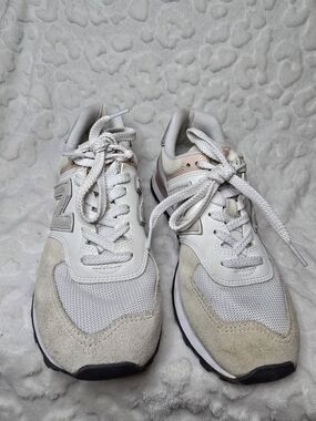New Balance White & Light Pink Retro Sneakers